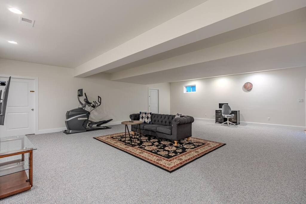Luxurious Home Retreat with Gym Near DC