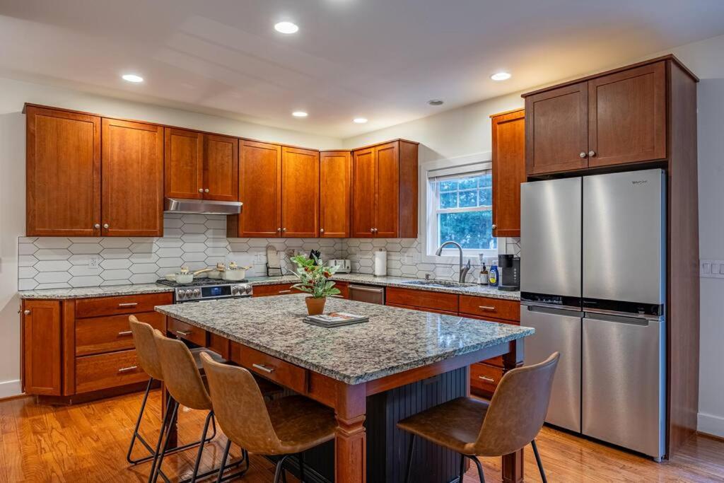 Luxurious Home Retreat with Gym Near DC