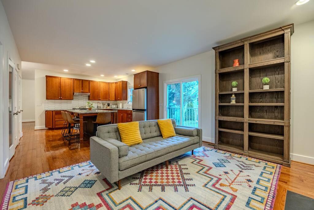 Luxurious Home Retreat with Gym Near DC