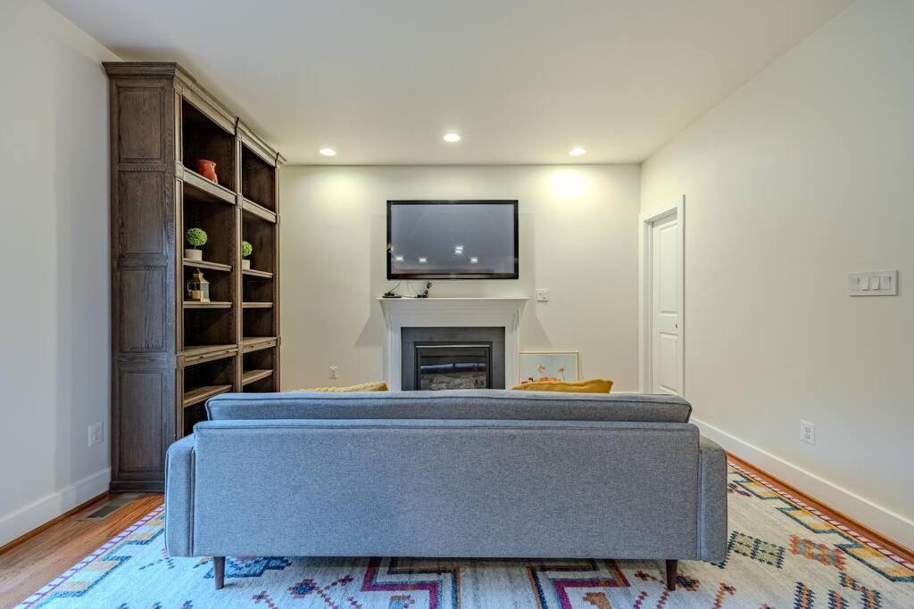 Luxurious Home Retreat with Gym Near DC