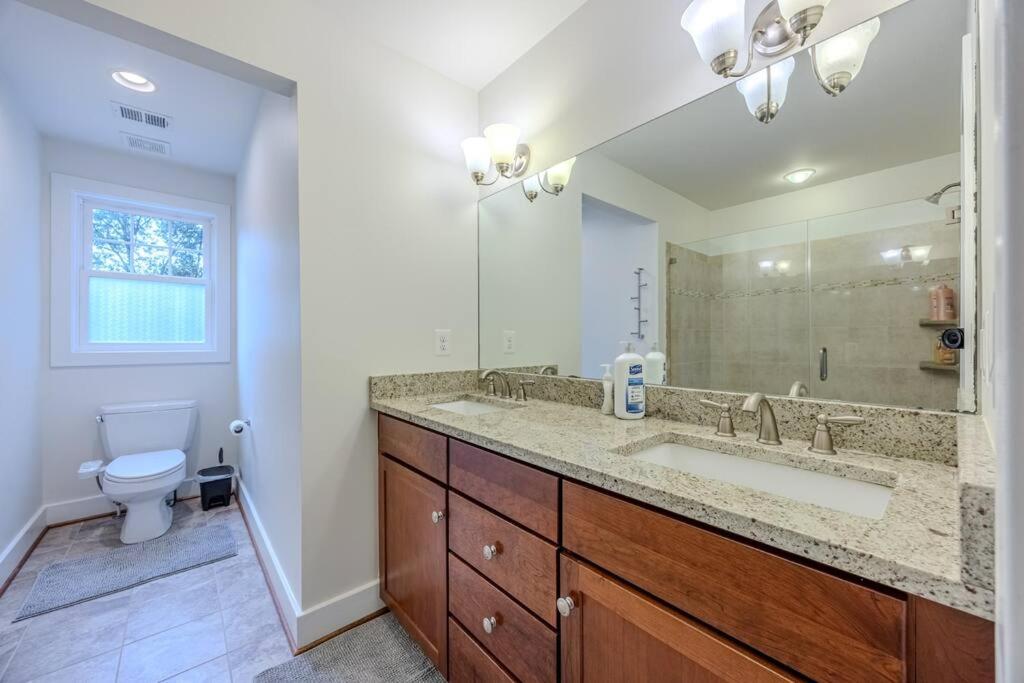 Luxurious Home Retreat with Gym Near DC