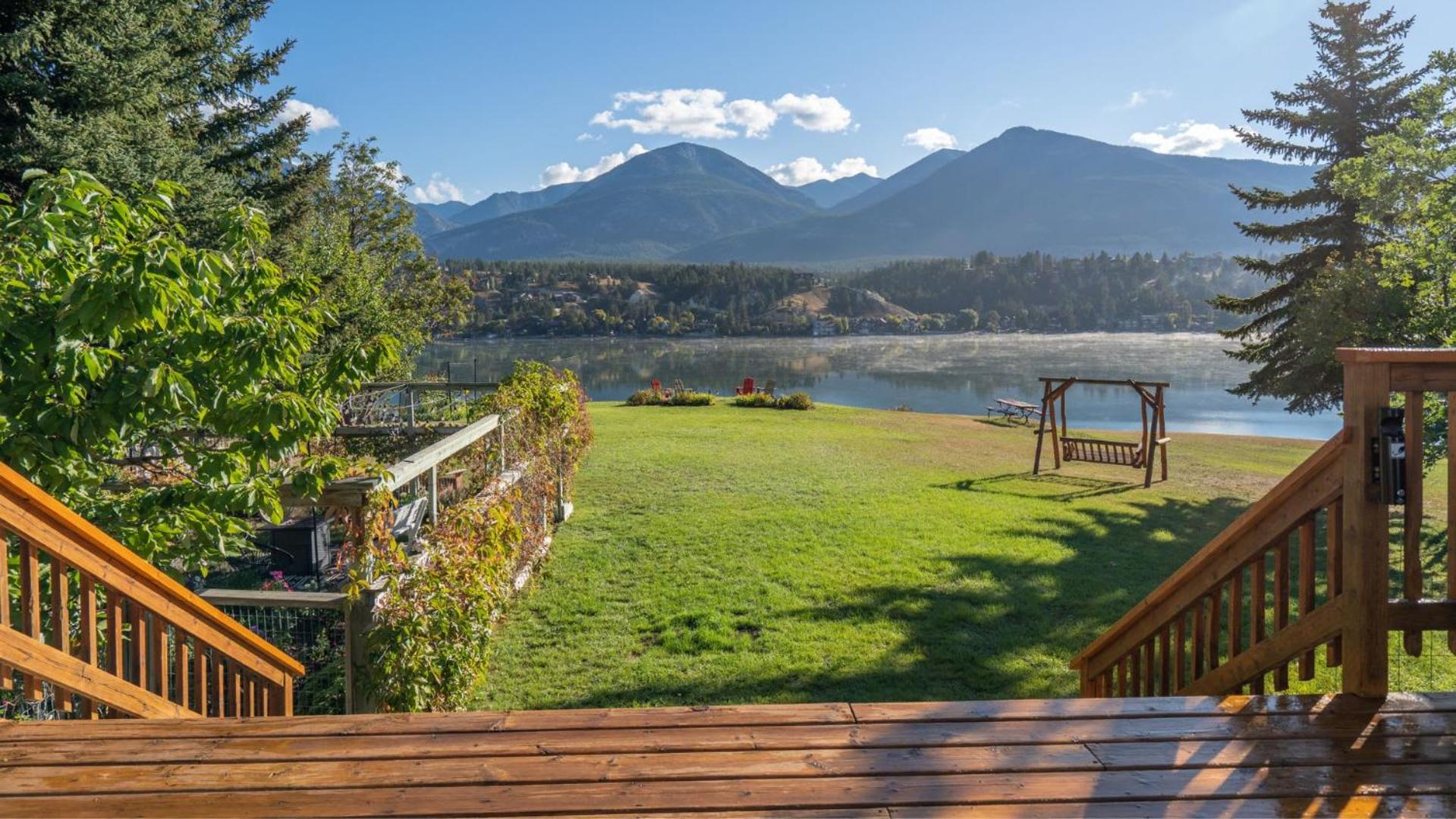 The Aura I Lake View I Hot Tub I Sleeps 27 Guests