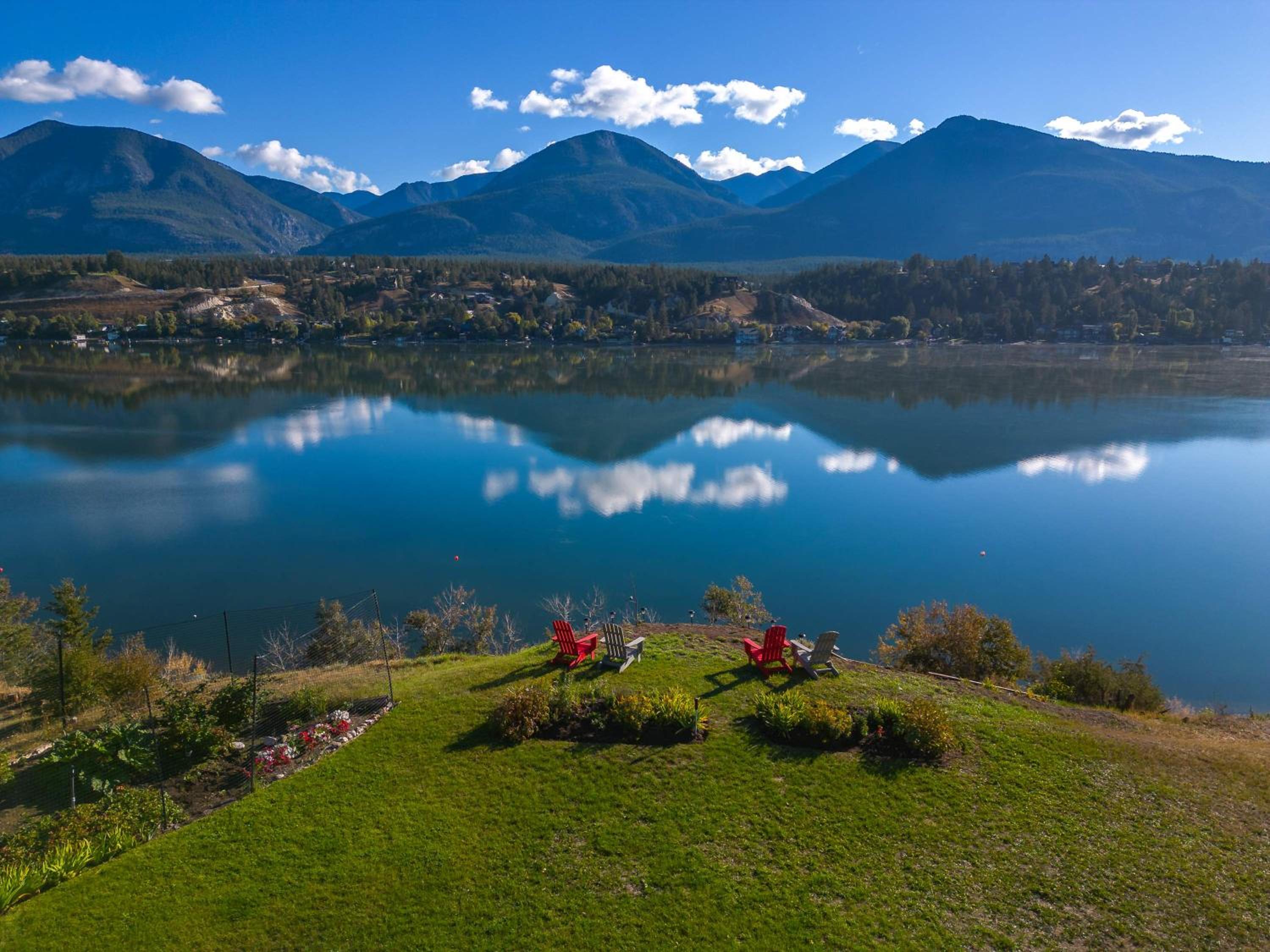 The Aura I Lake View I Hot Tub I Sleeps 27 Guests