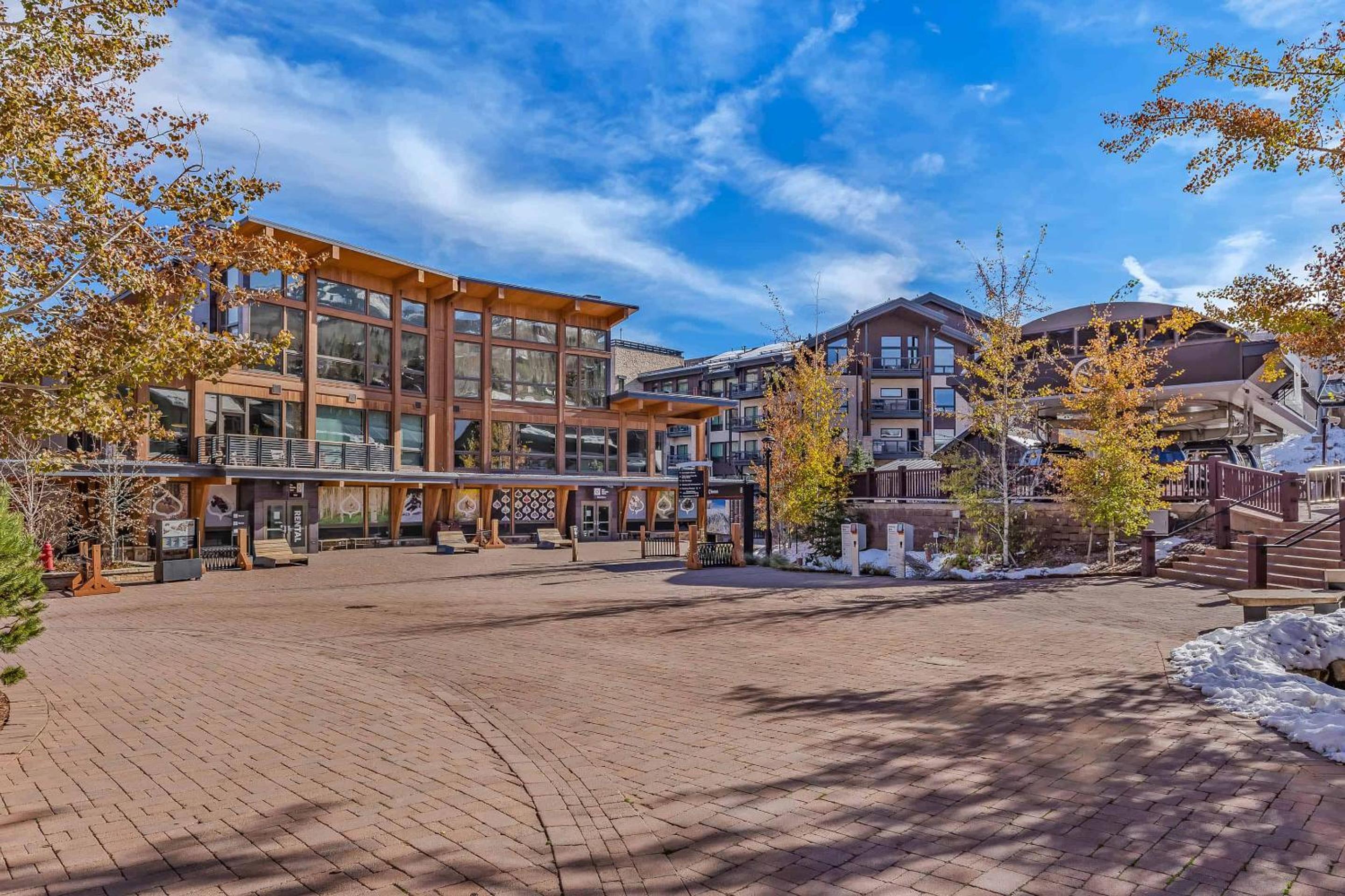 Lumin 02 by Snowmass Mountain Lodging view 2