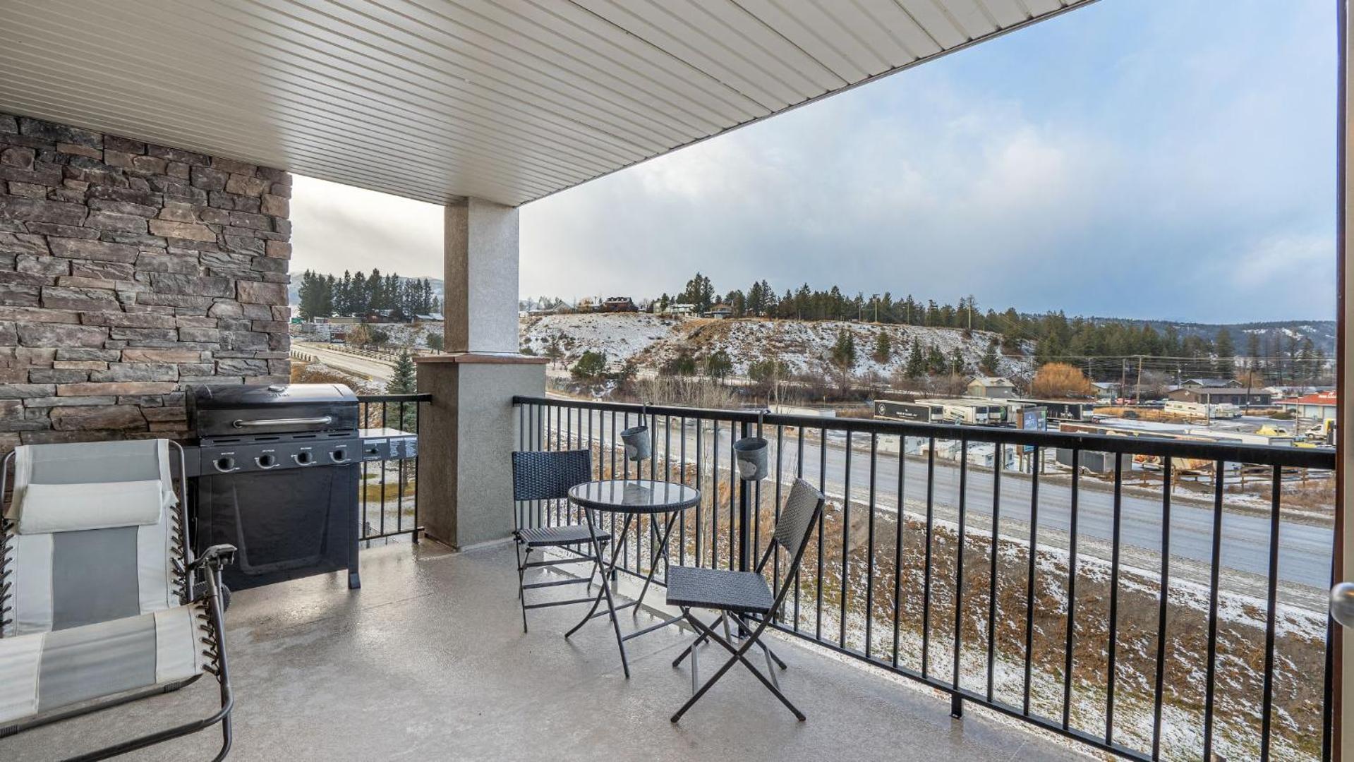Cozy Mountain I Hot Tub & Pool I Close 2 Lake I TV