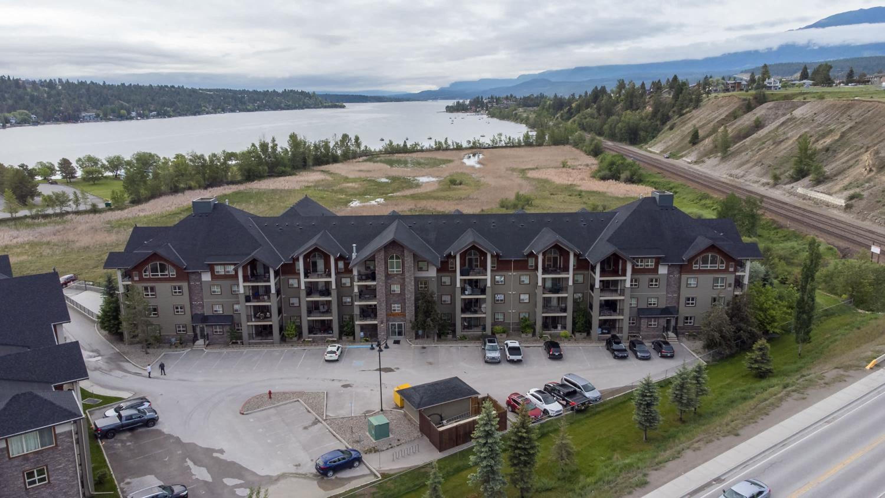 Cozy Mountain I Hot Tub & Pool I Close 2 Lake I TV