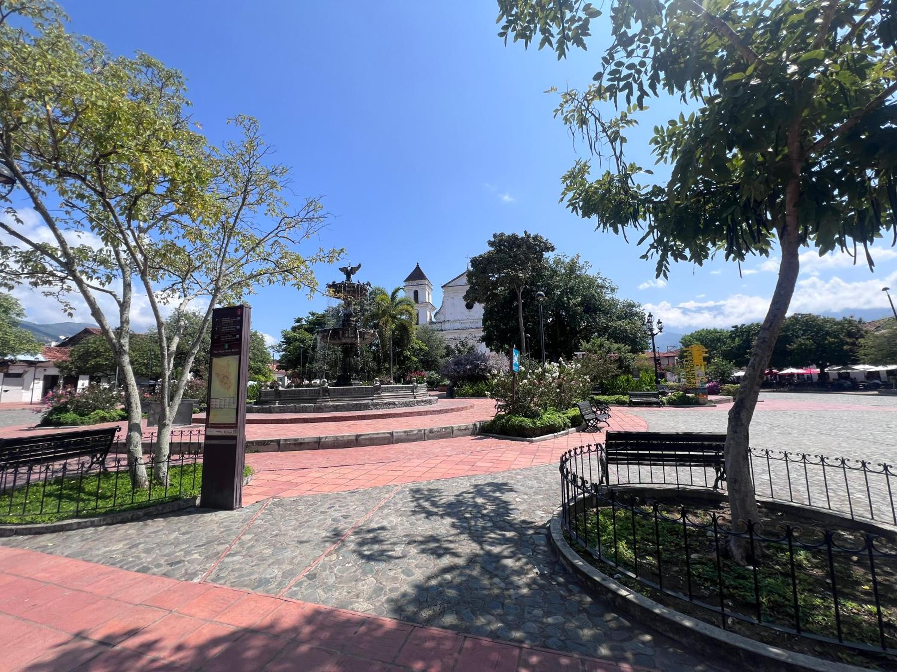 occidente colonial santa fe de Antioquia tipo resort Aparta sol tobogán kanaloa parque acuático