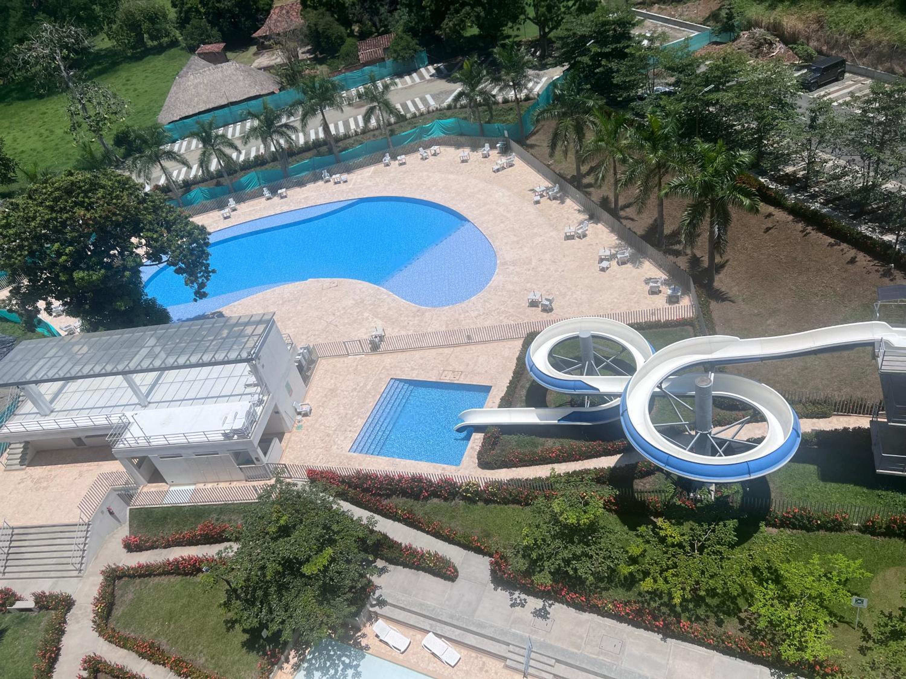 occidente colonial santa fe de Antioquia tipo resort Aparta sol tobogán kanaloa parque acuático