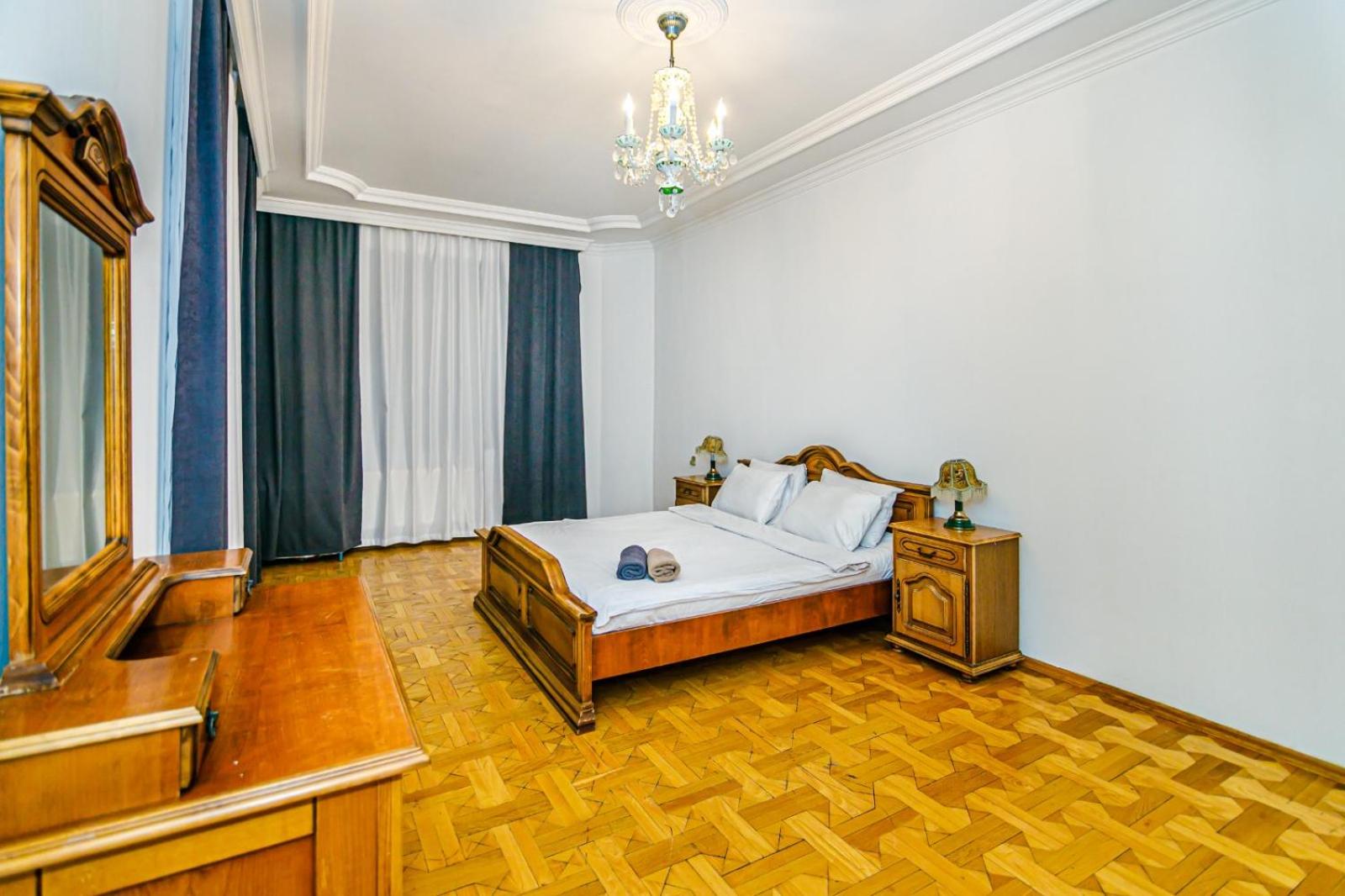 Apartment Near Hard Rock Cafe