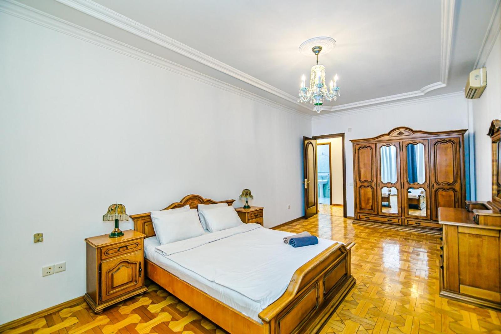 Apartment Near Hard Rock Cafe