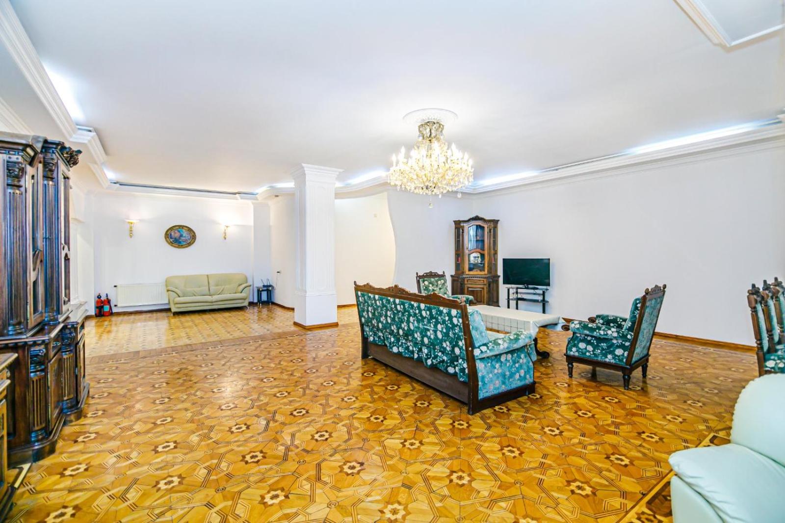 Apartment Near Hard Rock Cafe