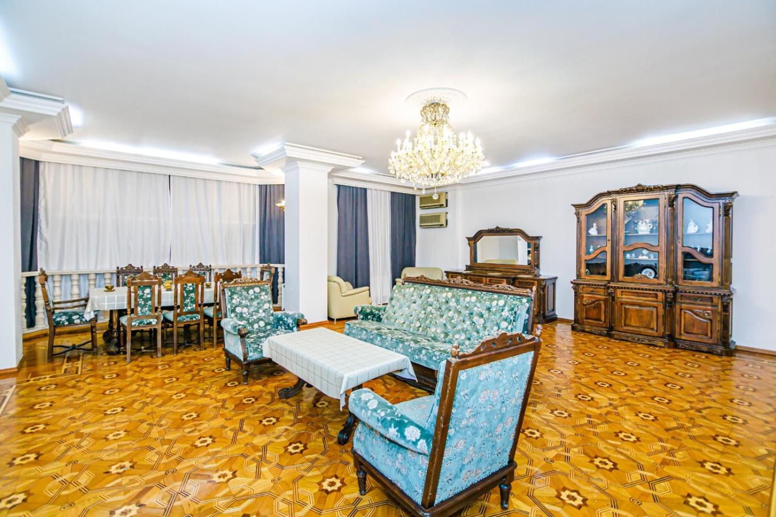 Apartment Near Hard Rock Cafe