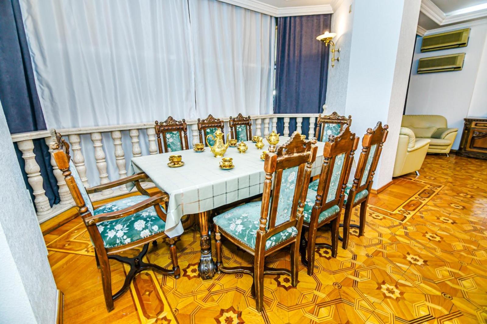 Apartment Near Hard Rock Cafe