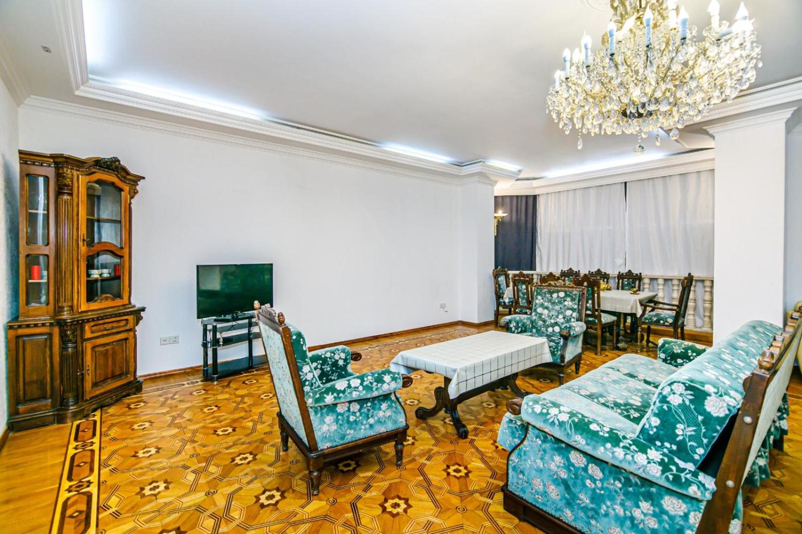 Apartment Near Hard Rock Cafe
