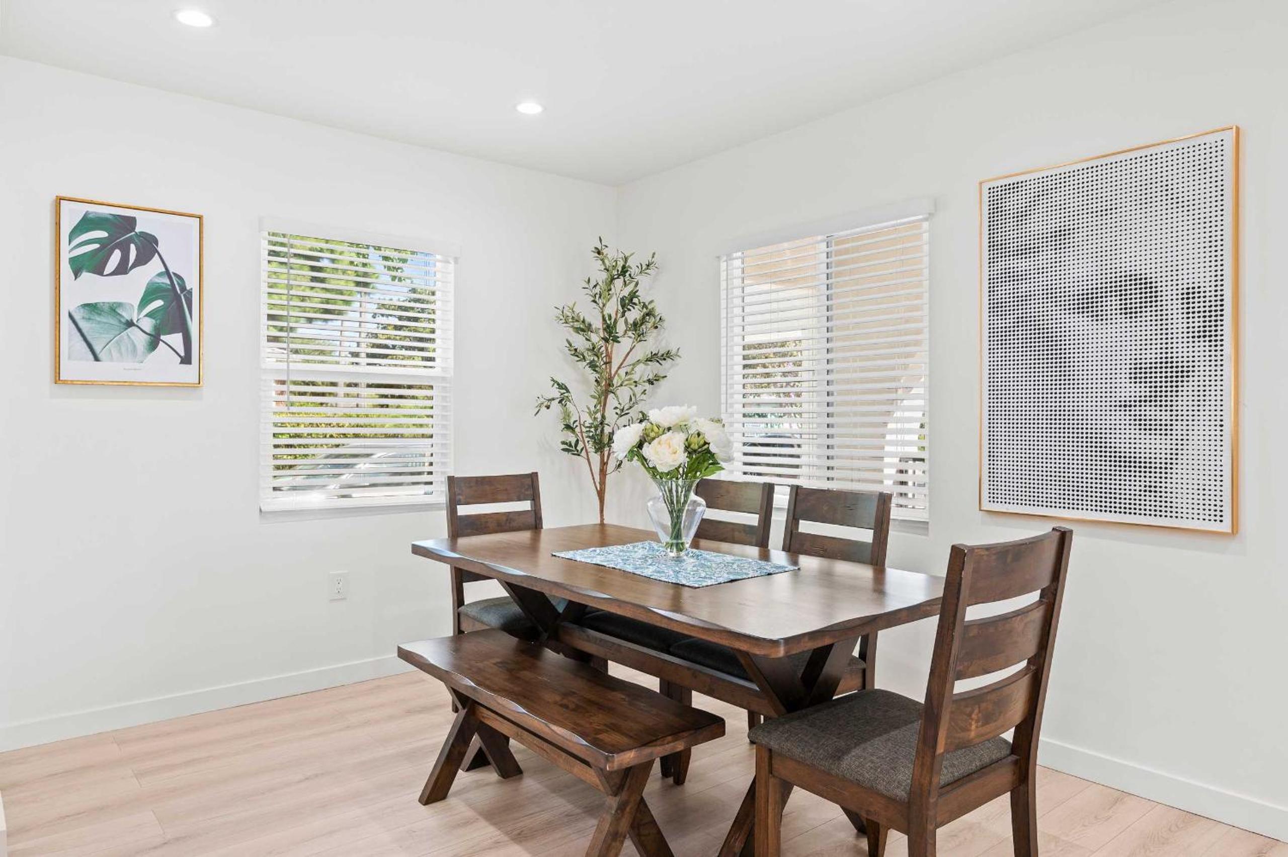 Spacious Modern Retreat w Luxury Amenities & Style
