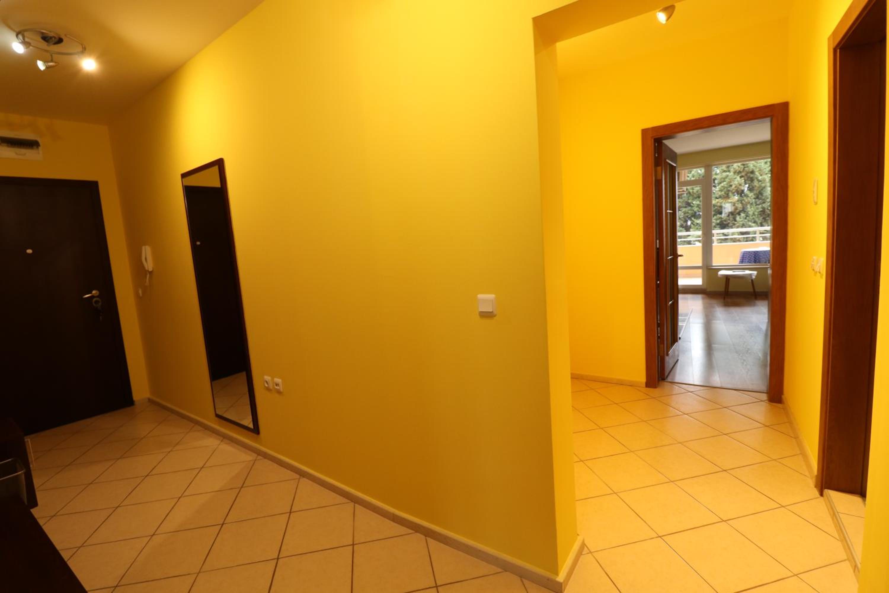 Varna Garden View Apartment