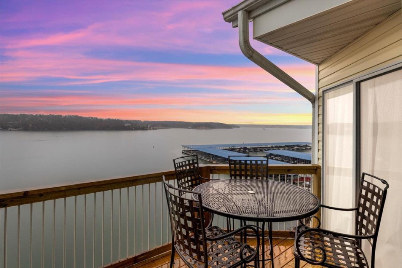 The Lookout Top Floor Panoramic Views view 5