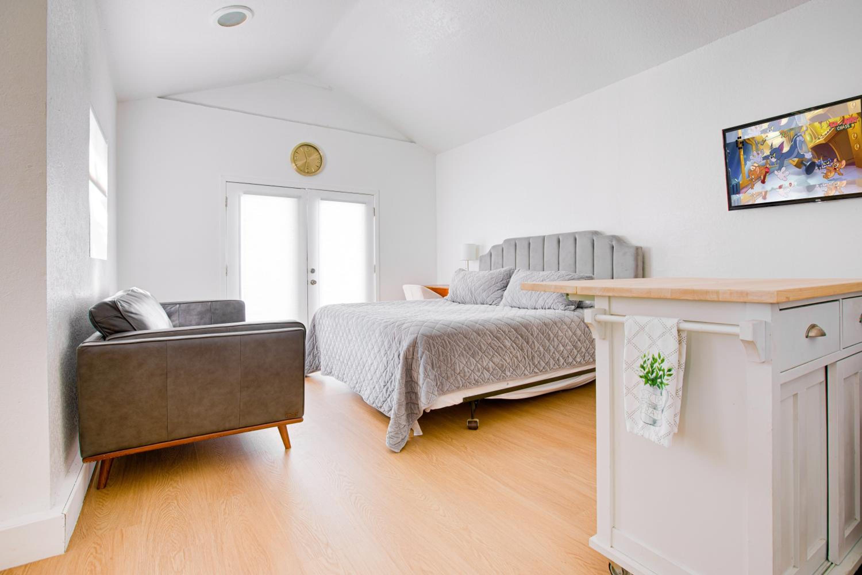 Cozy Private Studio in Granada Hills Near CSUN, Universal - Property Image 5