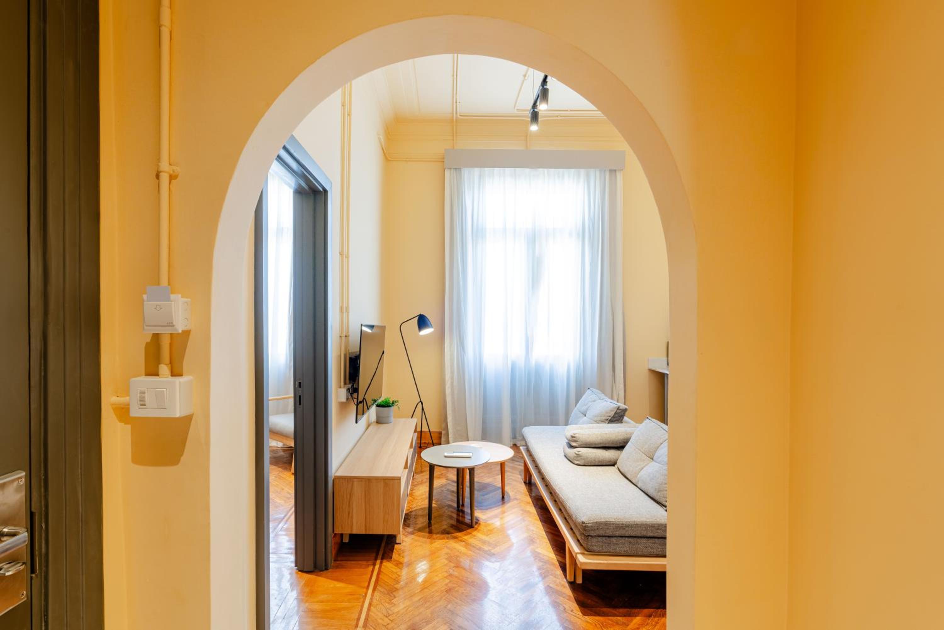 Hotel grey l studio apartments Downtown Alexandria Menasce House - Image 1