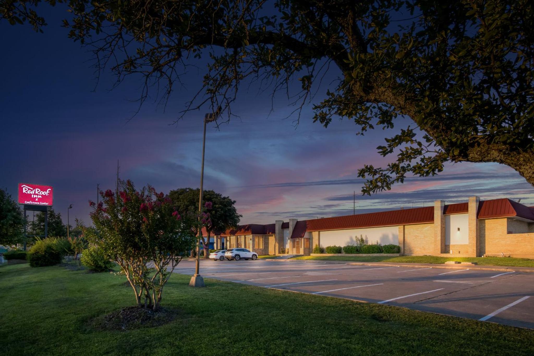 Dallas / Fort Worth Vacations - Red Roof Inn  Conference Center McKinney - Property Image 2