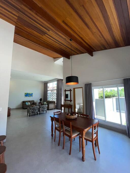 Casa Mero no Residencial Mar Verde em Caraguatatuba