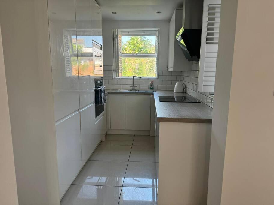 Cozy 4-Bed Terrace with Garden view 4