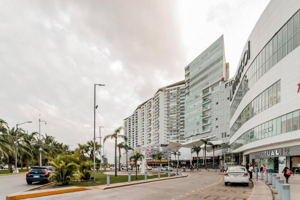 Stylish one BR APT with lagoon view in DT Cancún