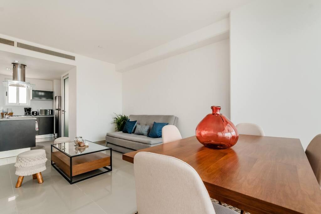 Stylish one BR APT with lagoon view in DT Cancún