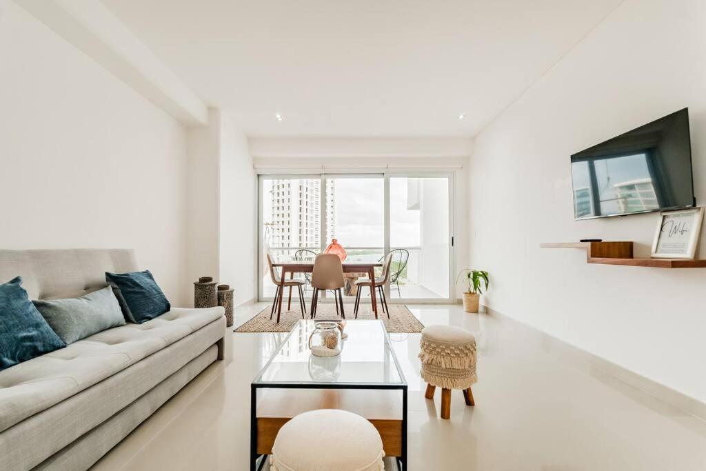 Stylish one BR APT with lagoon view in DT Cancún