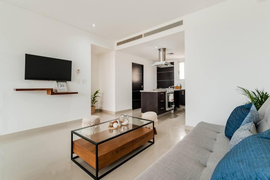 Stylish one BR APT with lagoon view in DT Cancún