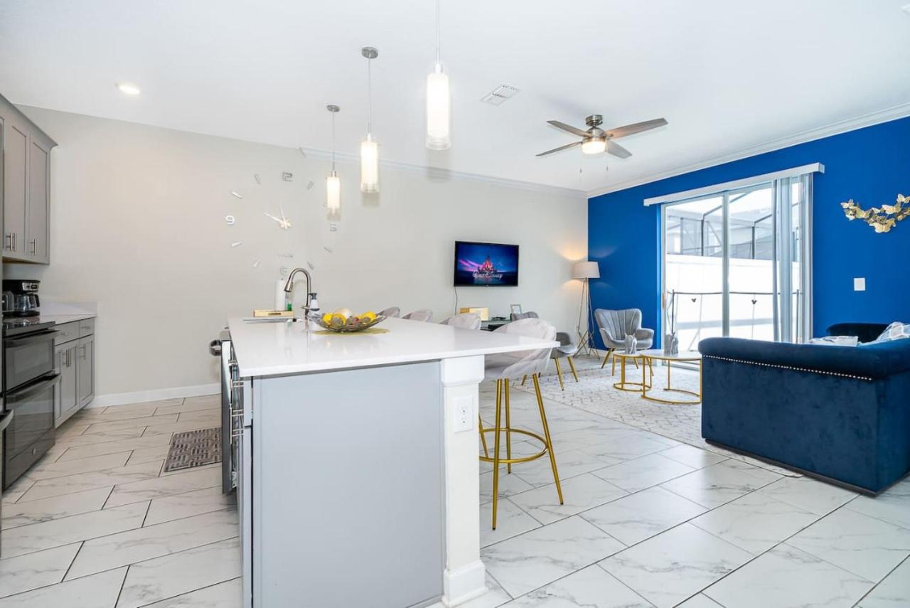 EPIC ENCANTo HOME With Free water park Disney10 miles view 3