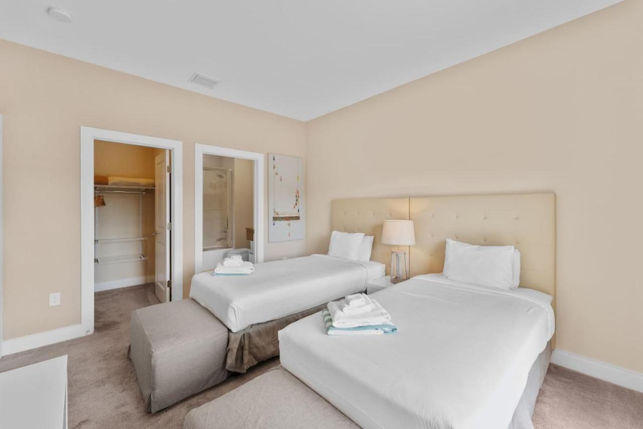 Luxury 4BR Townhouse Next to Disney Orlando 3201