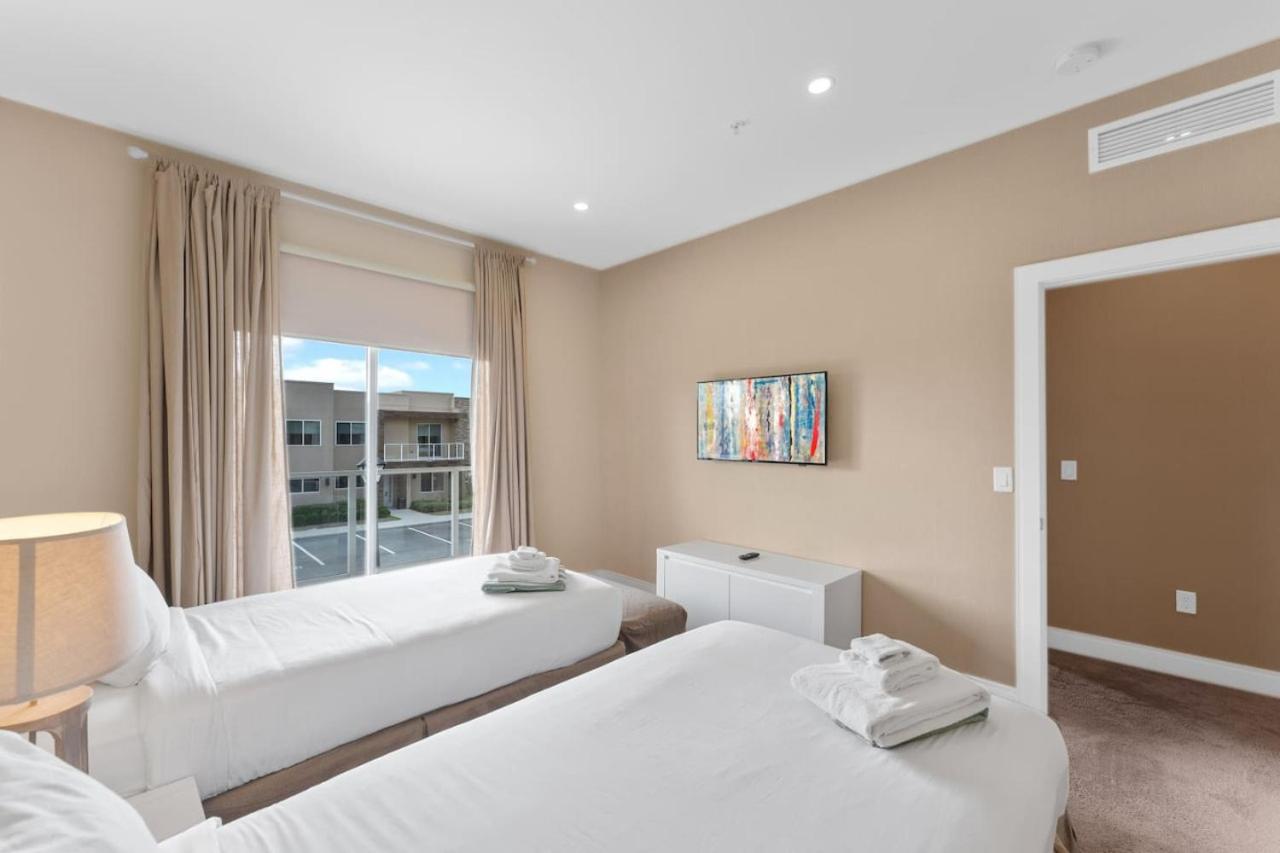 Luxury 4BR Townhouse Next to Disney Orlando 3201
