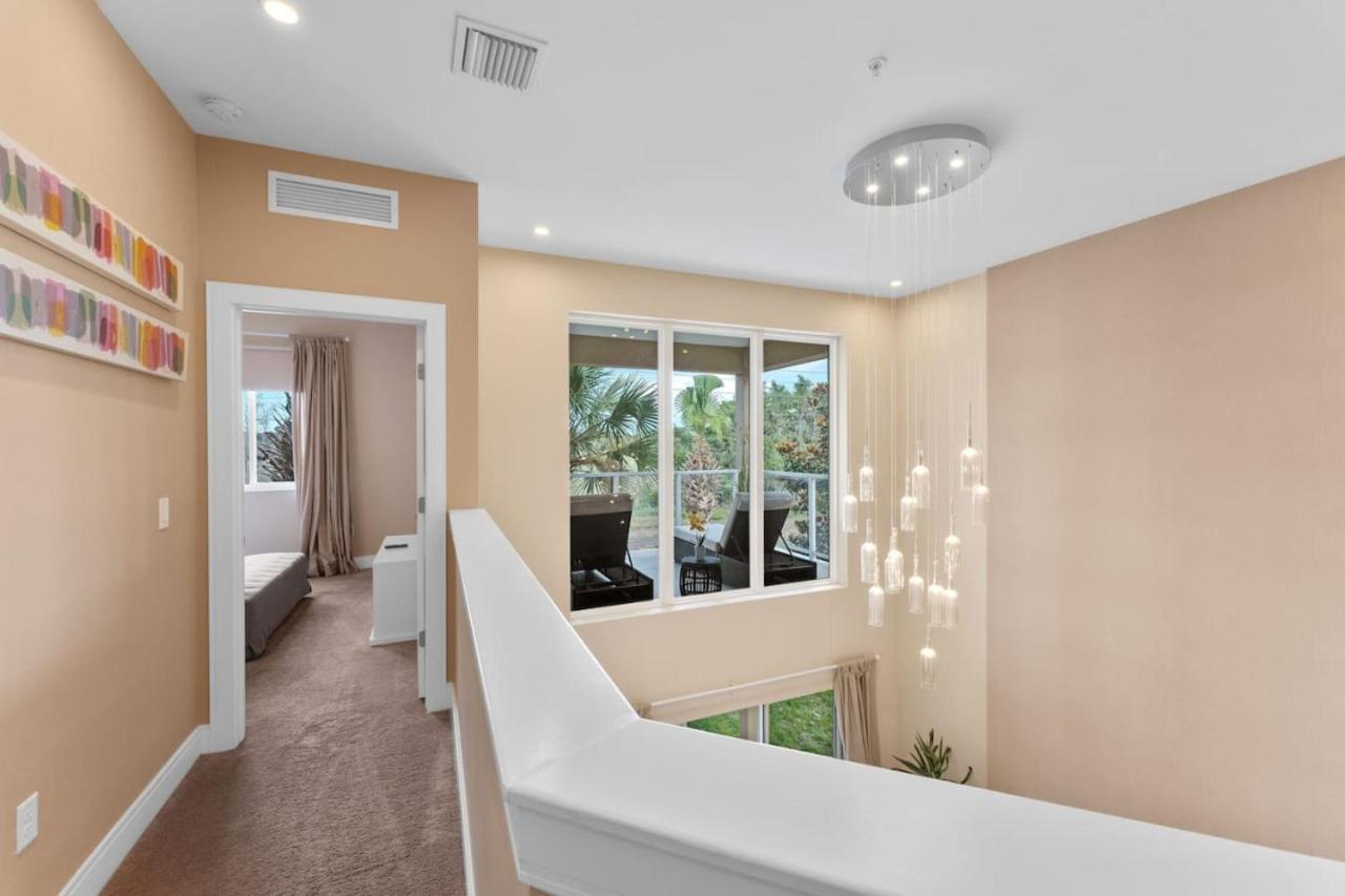 Luxury 4BR Townhouse Next to Disney Orlando 3201