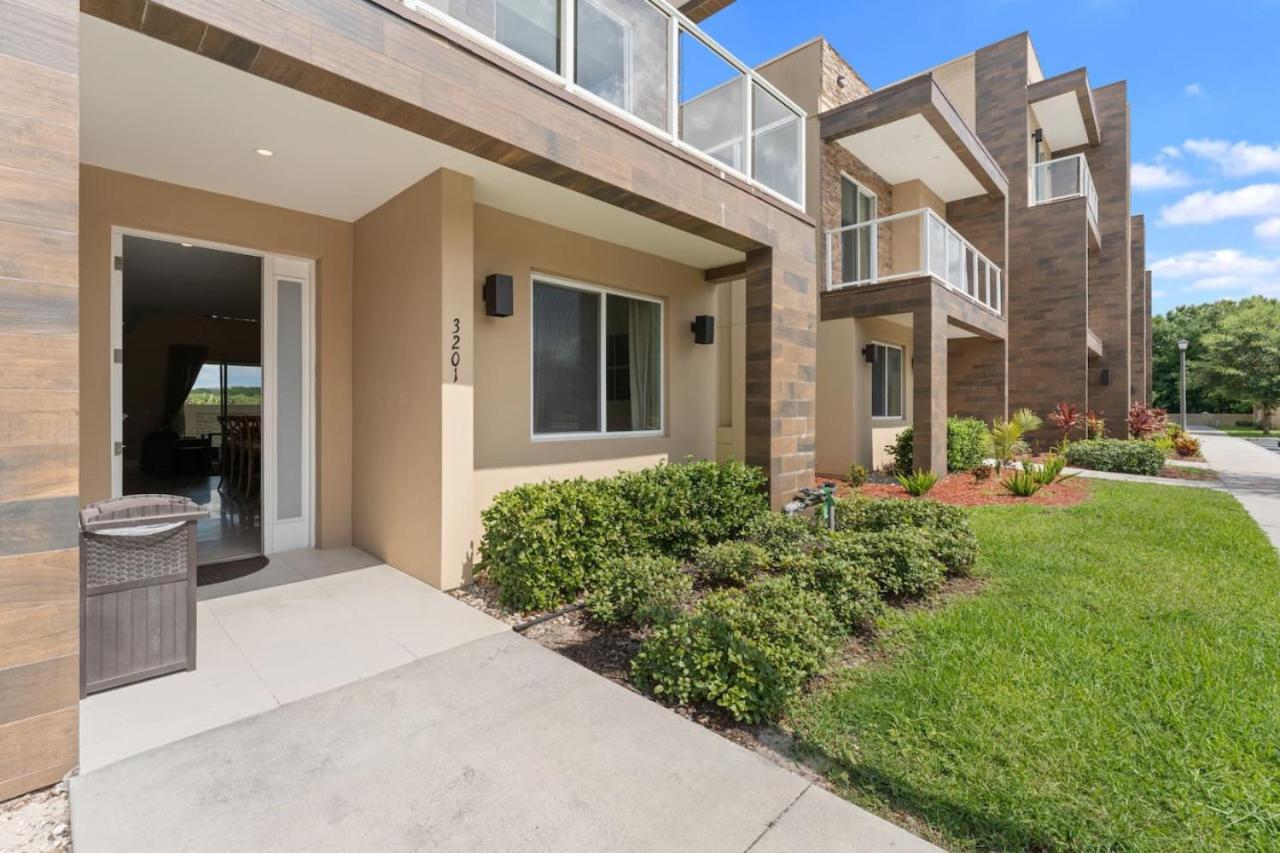 Luxury 4BR Townhouse Next to Disney Orlando 3201