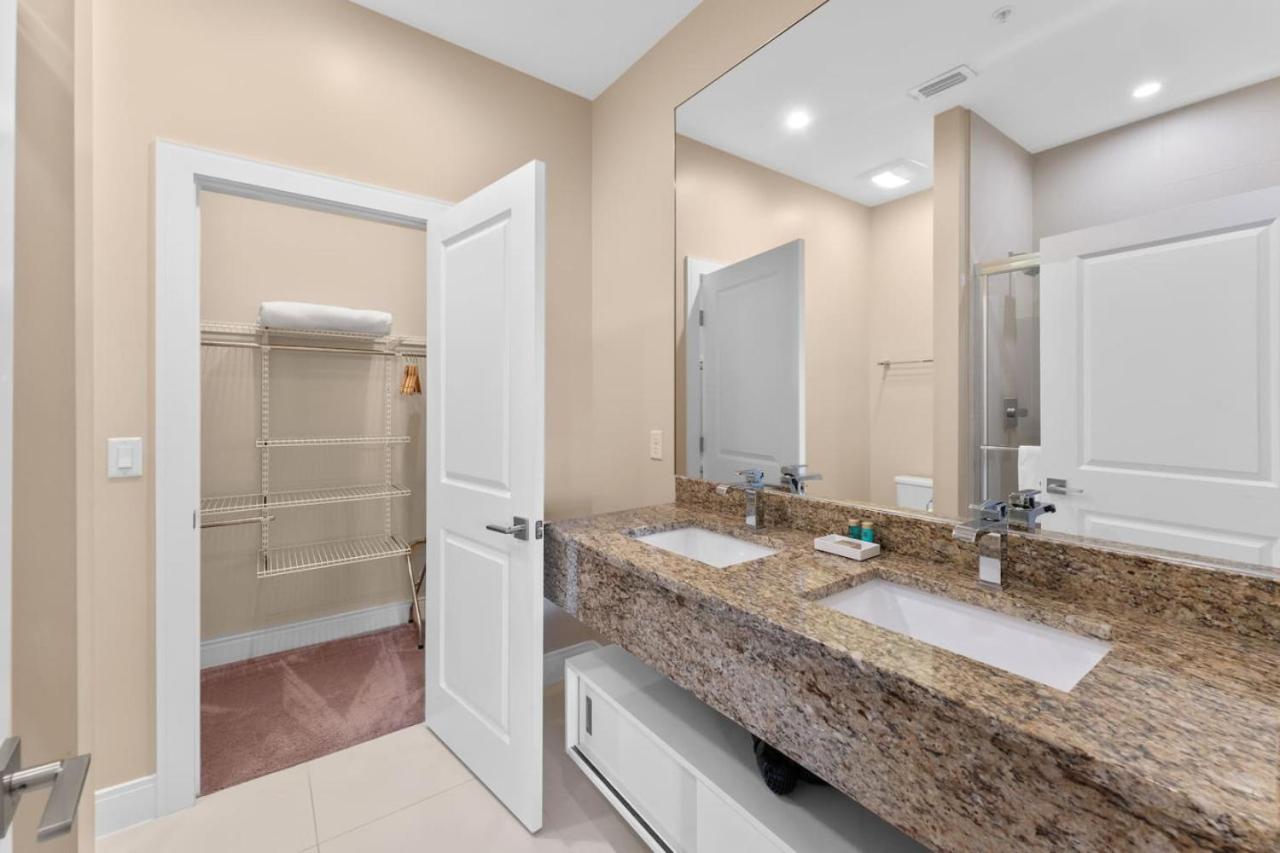 Luxury 4BR Townhouse Next to Disney Orlando 3201