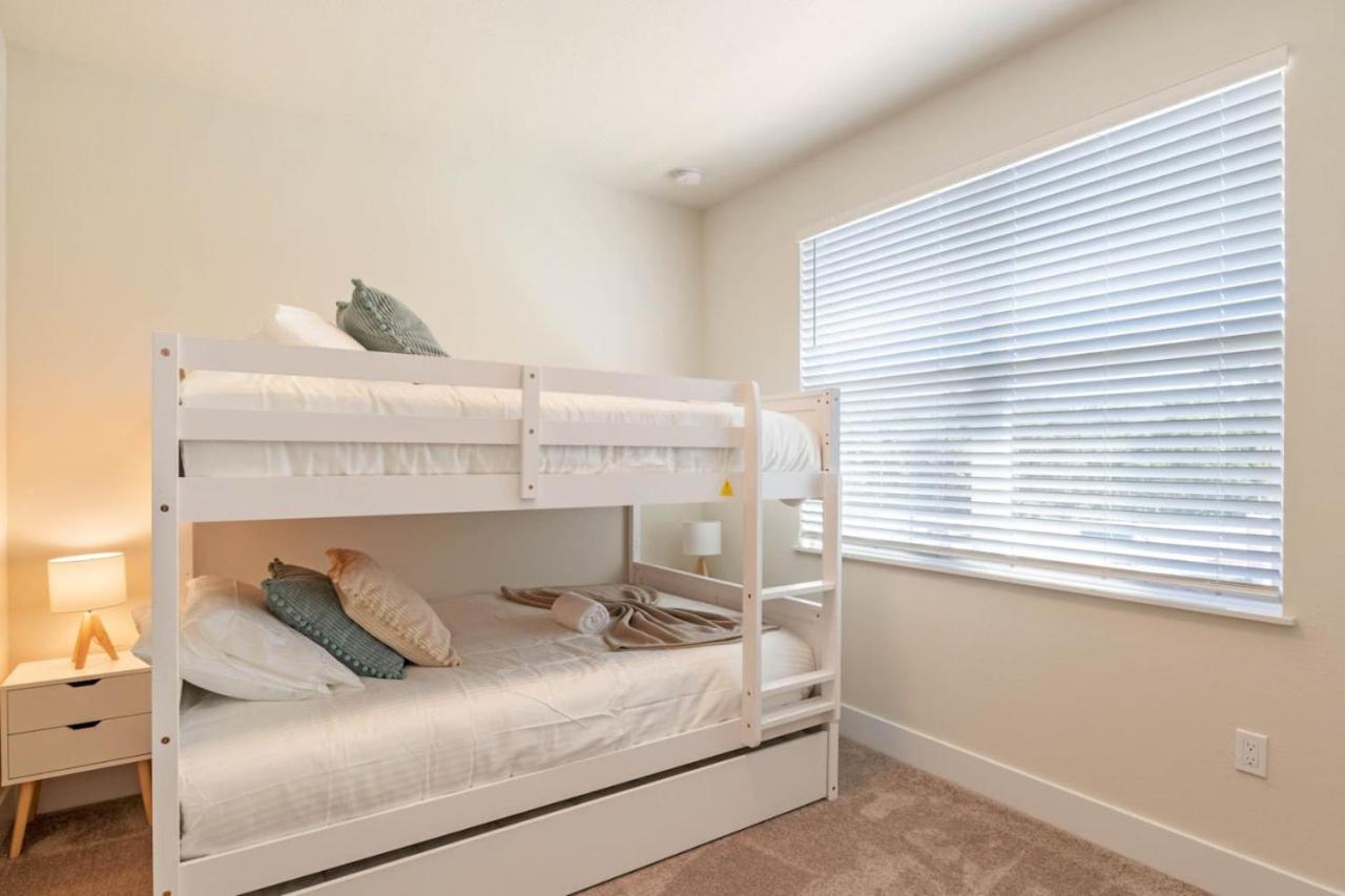 Modern Townhouse Heated Pool Disney Orlando 17244