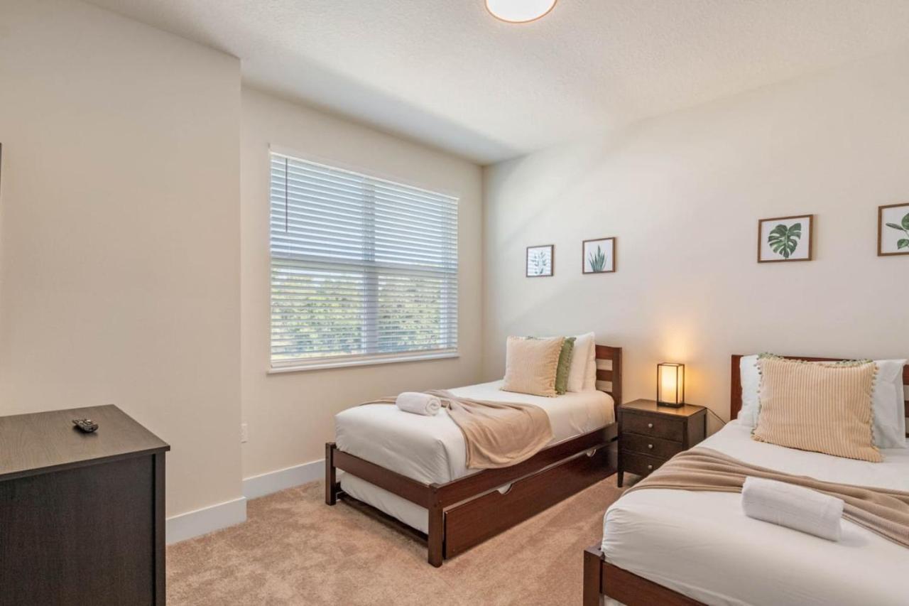 Modern Townhouse Heated Pool Disney Orlando 17244