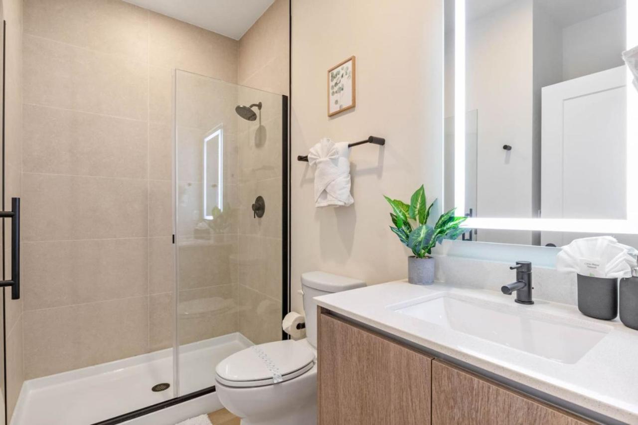 Modern Townhouse Heated Pool Disney Orlando 17244