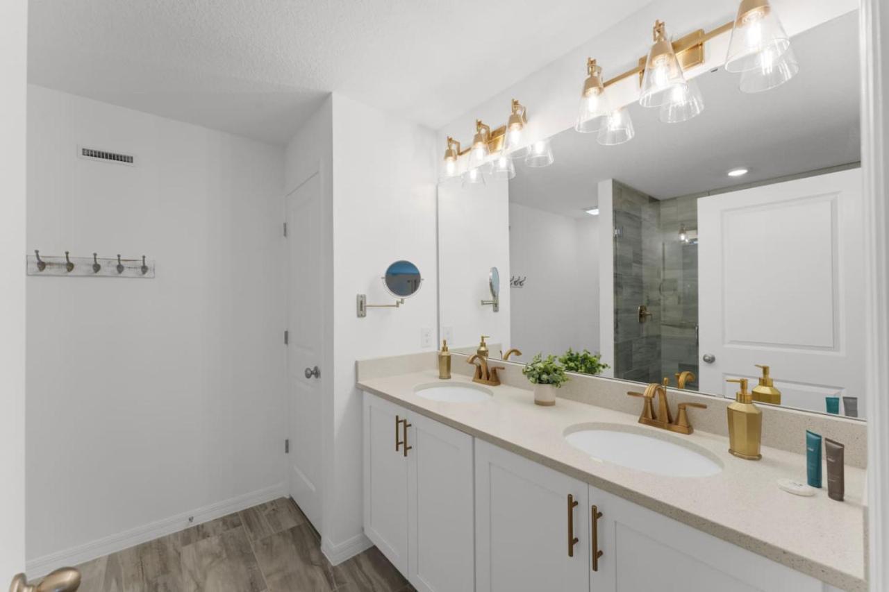 BRAND NEW Luxury House by Disney Orlando 649