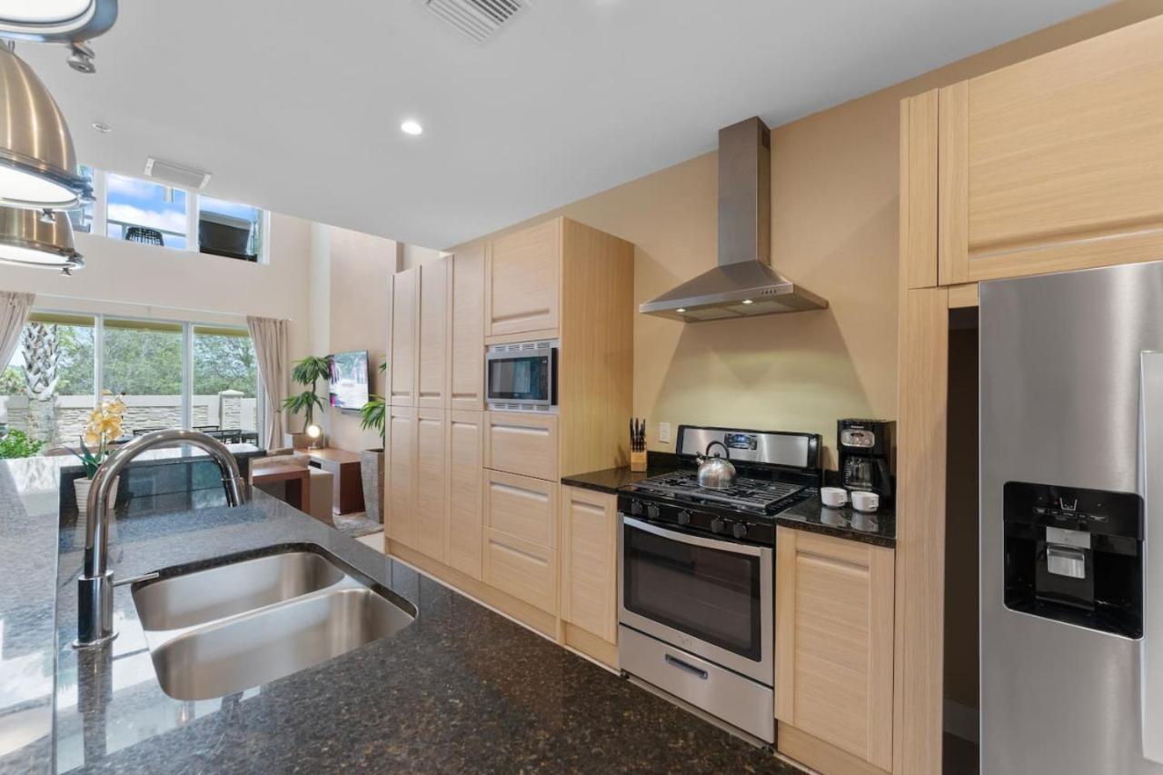 Luxury 4BR Townhouse Next to Disney Orlando 3173