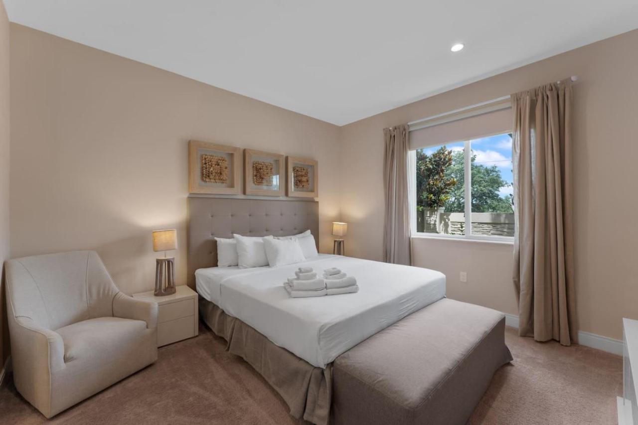 Luxury 4BR Townhouse Next to Disney Orlando 3173