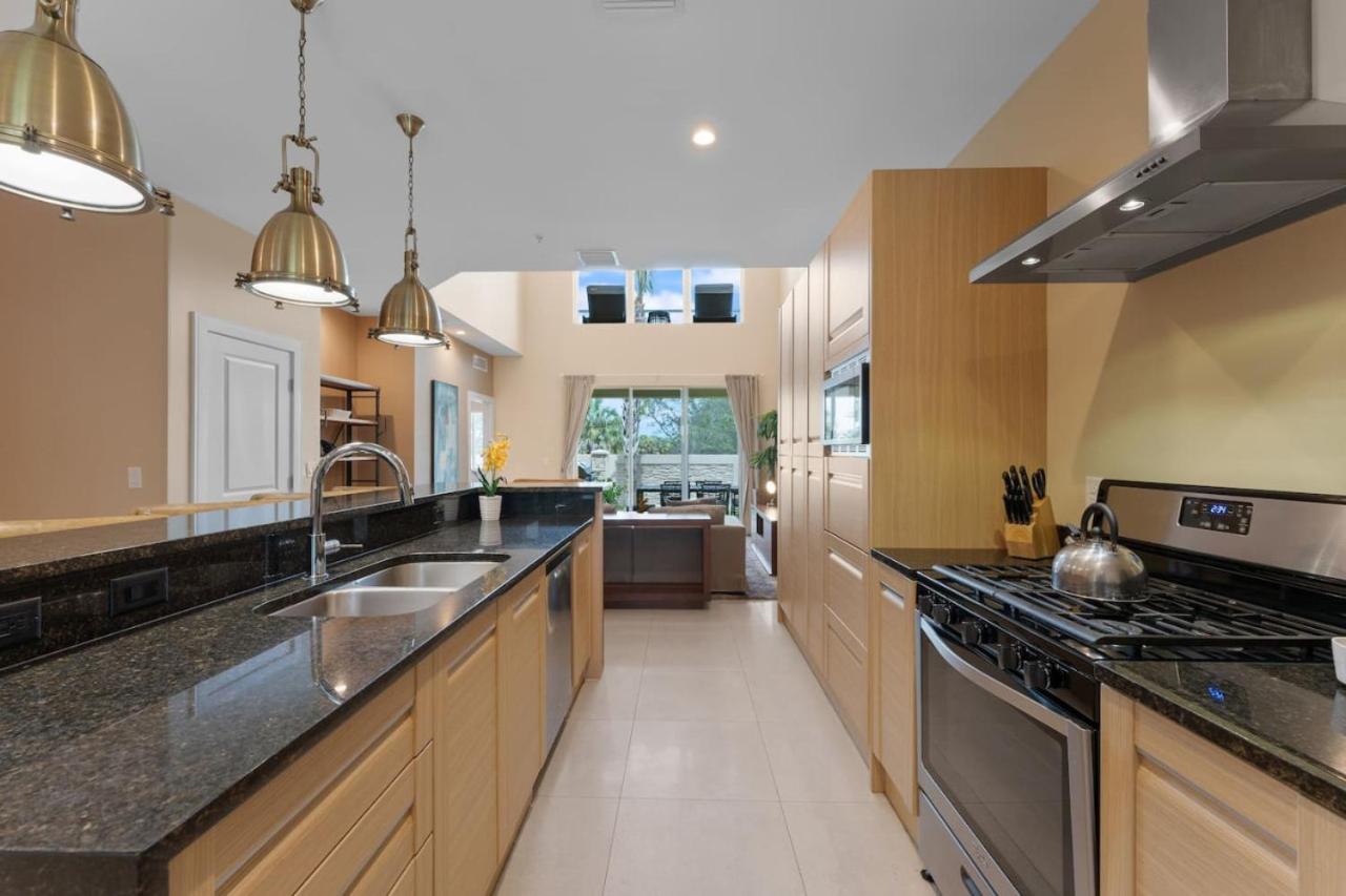Luxury 4BR Townhouse Next to Disney Orlando 3173