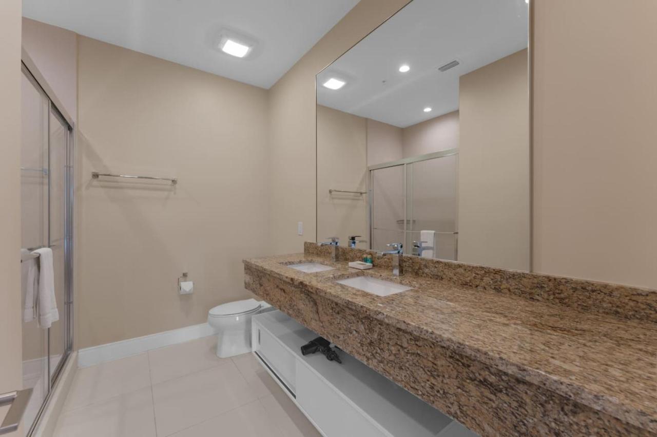 Luxury 4BR Townhouse Next to Disney Orlando 3173