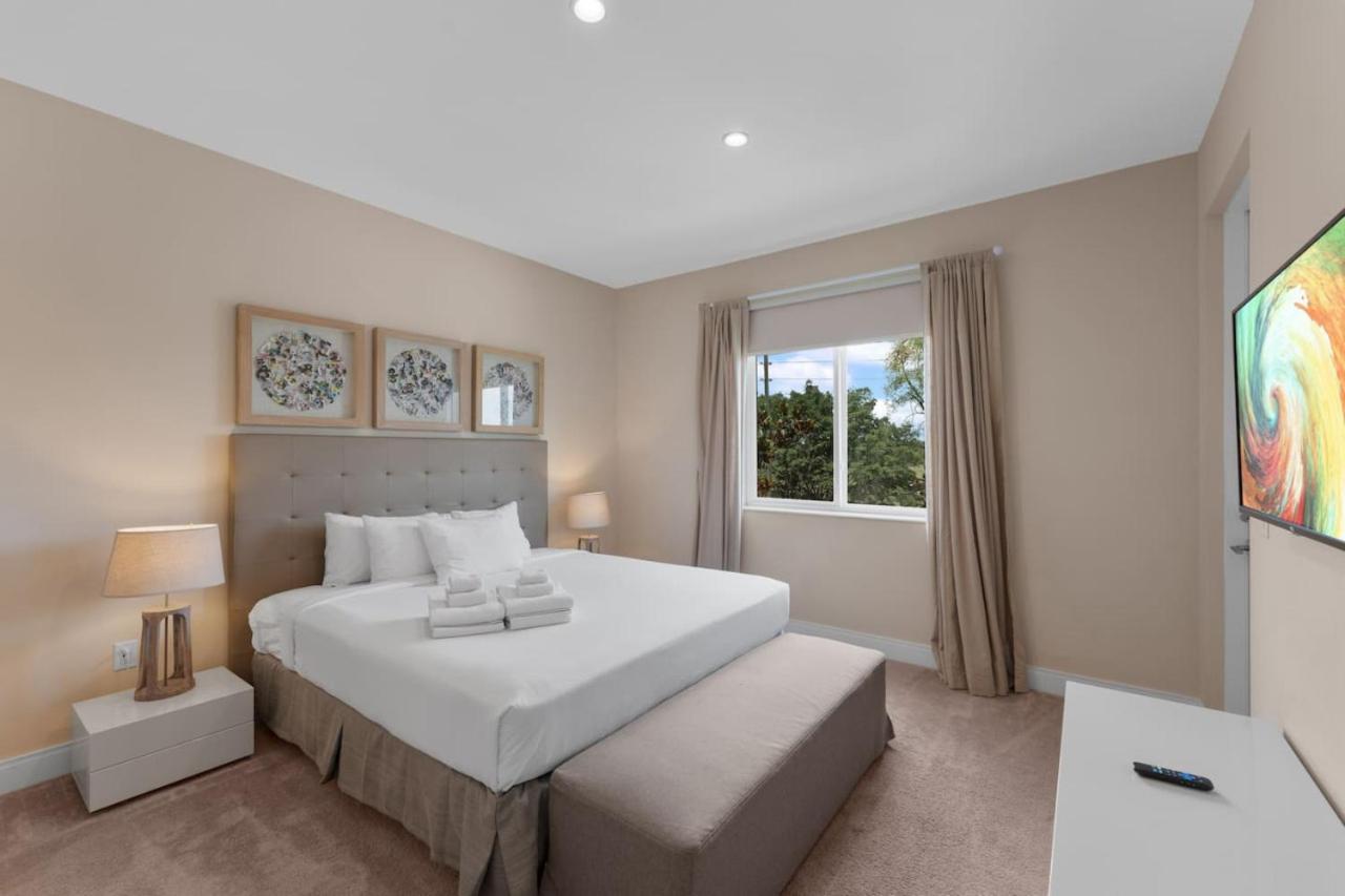 Luxury 4BR Townhouse Next to Disney Orlando 3173