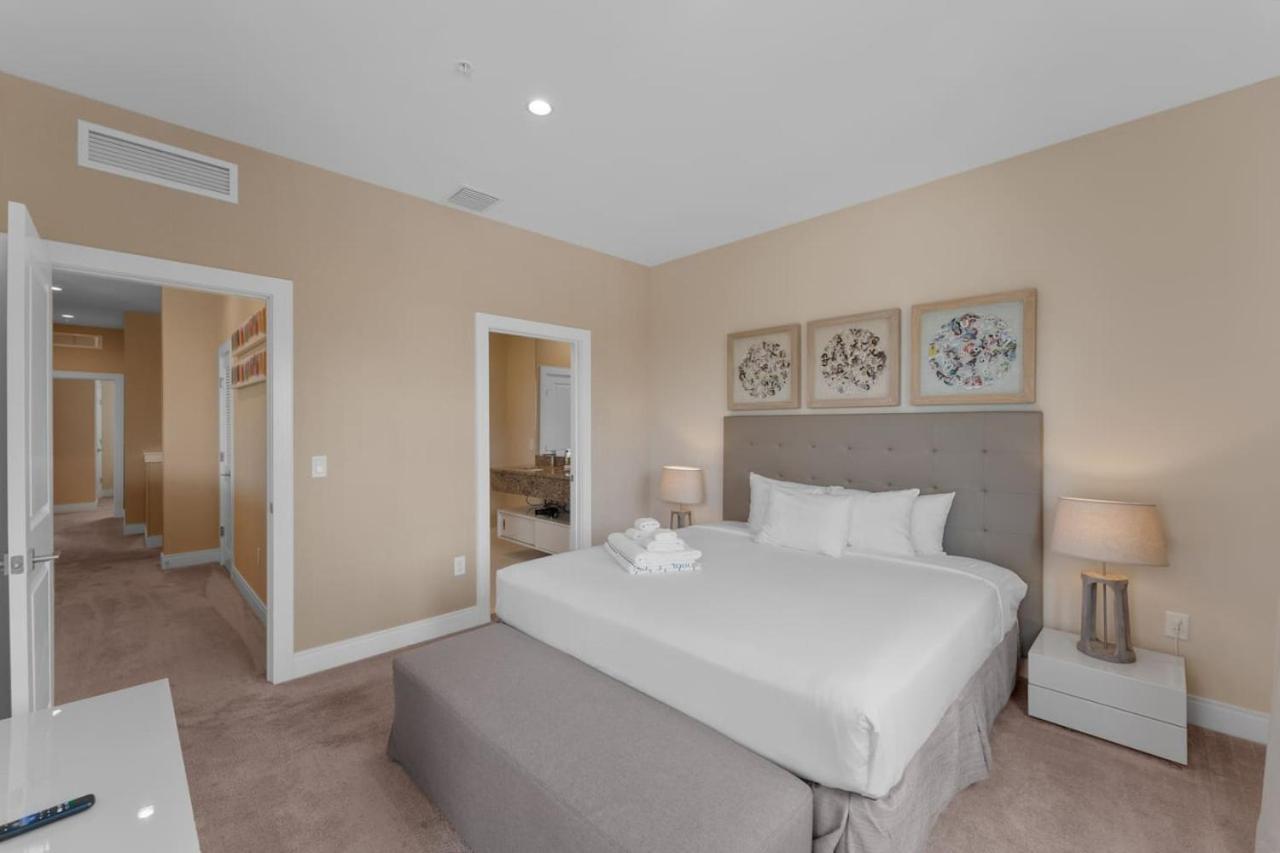 Luxury 4BR Townhouse Next to Disney Orlando 3173
