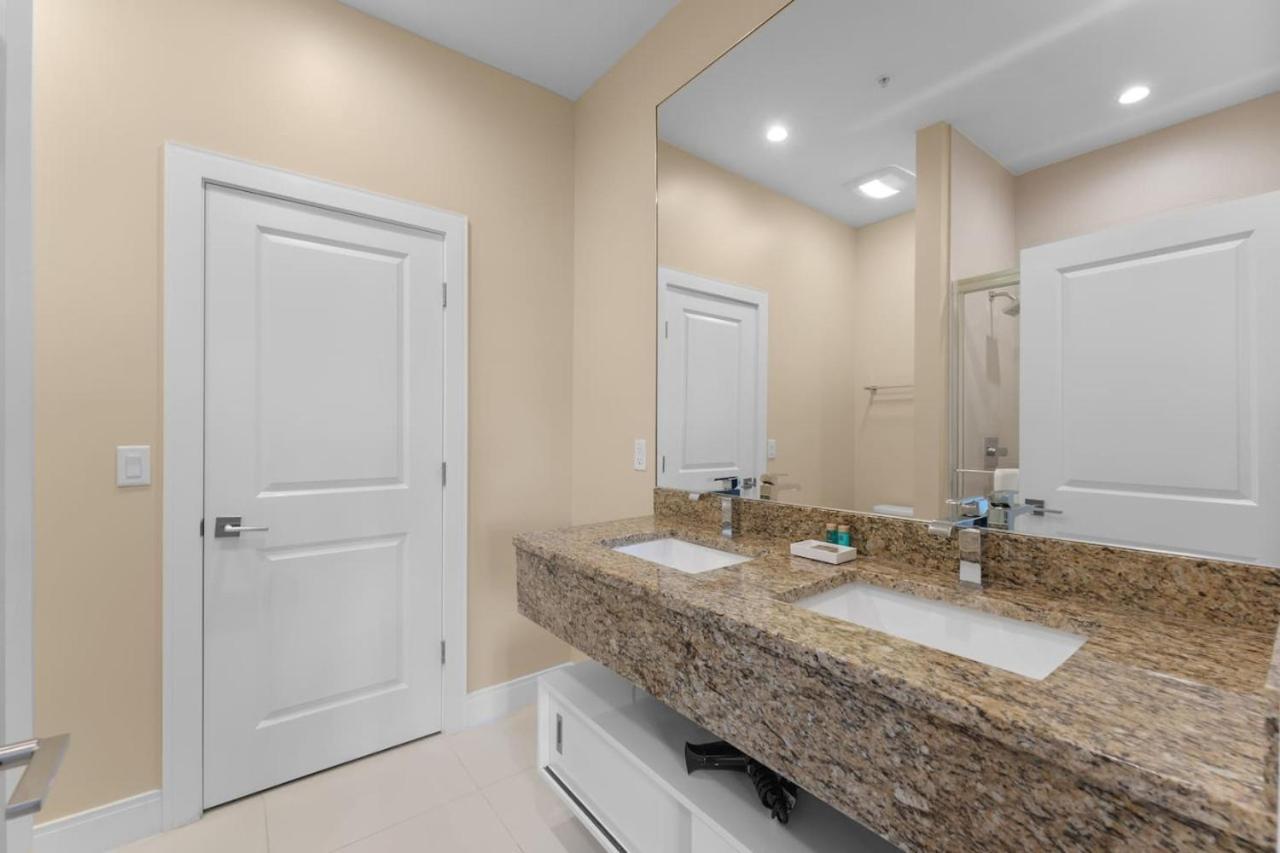 Luxury 4BR Townhouse Next to Disney Orlando 3173
