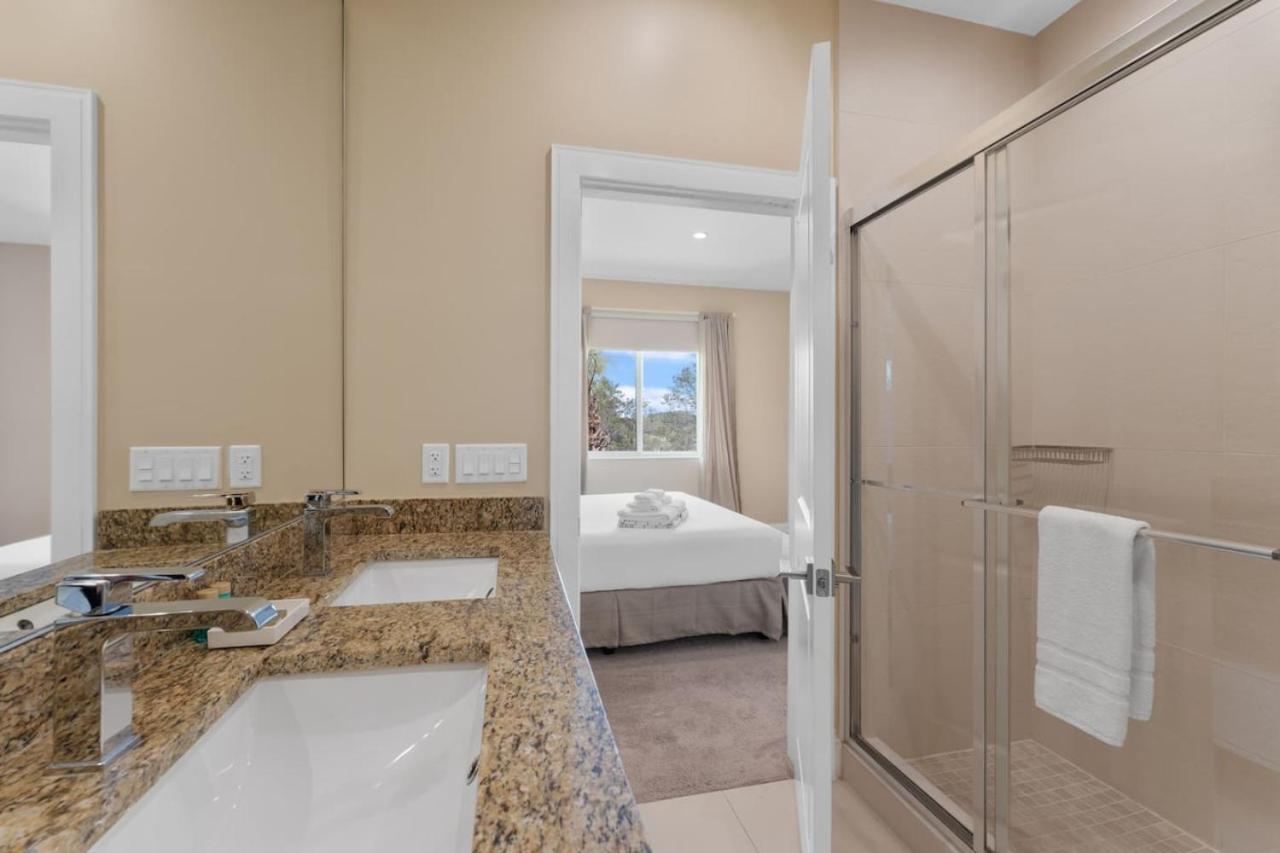 Luxury 4BR Townhouse Next to Disney Orlando 3173