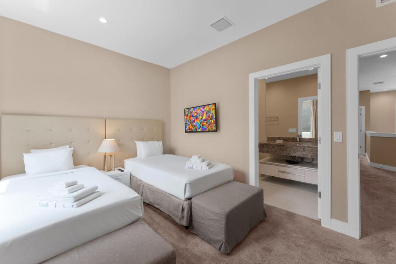 Luxury 4BR Townhouse Next to Disney Orlando 3173