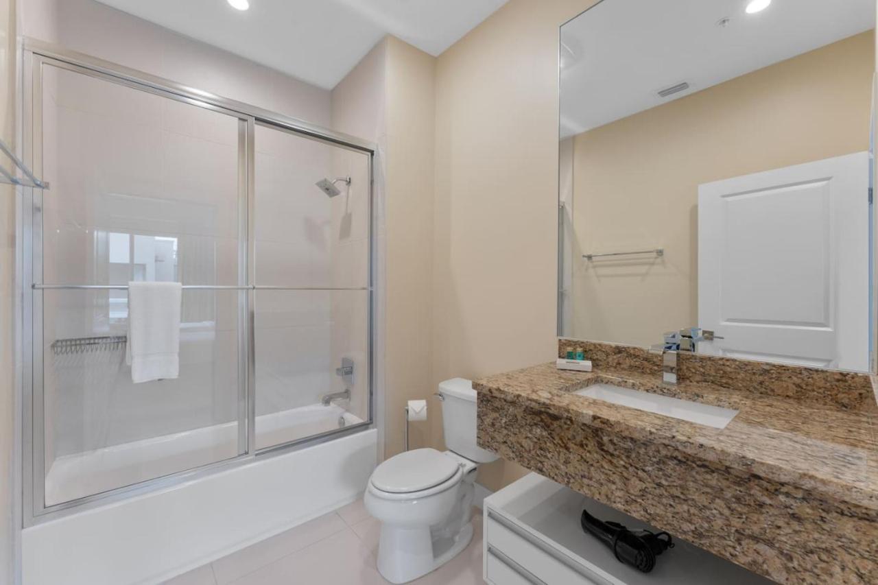 Luxury 4BR Townhouse Next to Disney Orlando 3173